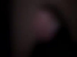 امرأة سمراء روسية صغيرة ، يصرخ زورا سكاي من المتعة بينما تمارس الجنس بين الأعراق مع شريكها
